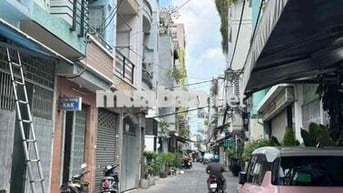 Gần ngã 4 Phú Nhuận. Nhà 4 tầng 2Mt. 6,7x10. 4PN full nt. Nhỉnh 7tỷ TL