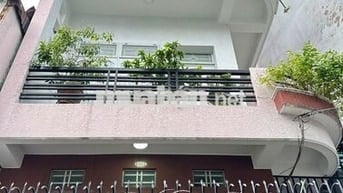Cho thuê nhà Hẻm 876 CMT8- (5.85 x 11m ) 3 Tầng - 4PN - Chỉ 18tr TL