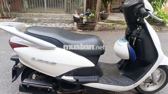 Honda SCR 110 Trắng Xăng