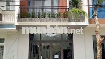 Nhà mới 1 trệt 1 lầu, 3PN, đường xe hơi 6m - Sổ hồng riêng
