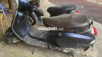 Piaggio Vespa Tự động màu Xanh