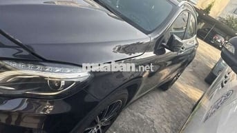 Mercedes-Benz GLA 200 Đen