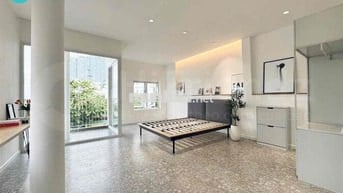 MẶT TIỀN ĐƯỜNG GẦN CẦU THỦ THIÊM Q2, STUDIO CỦA SỔ BANCOL