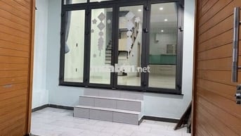 Cho thuê nhà nguyên căn 1 trệt, 1 lầu , 2 phòng ngủ, 2 nhà vệ sinh