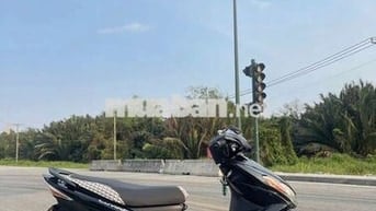 Yamaha Luvias Đen Xăng