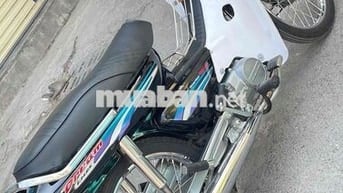 Honda Dream Đen Trắng