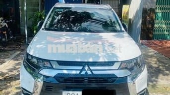 Mitsubishi Outlander 2.0 Premium 2022 Trắng