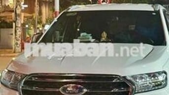 Ford Everest Titanium 2019 Trắng 7 chỗ