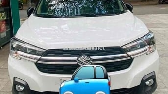 Suzuki XL7 7 chỗ màu Trắng