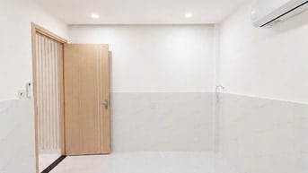 Nhà đẹp, khu trung tâm quận Tân Phú, 4m x 15m, lửng đúc giả gần suốt