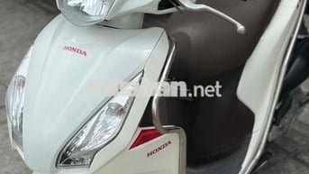 Honda Vision 2015 Trắng , chính chủ ký giấy