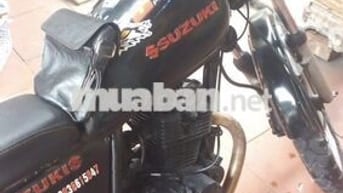 Suzuki màu Đen