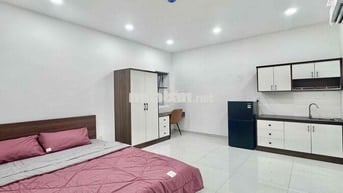 Căn hộ full nội thất mới khai trương có thang máy ngay chợ Tân Bình