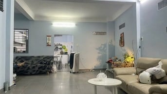 Bán nhà 2 lầu hẻm hơi đường 39 phường BTT Q2