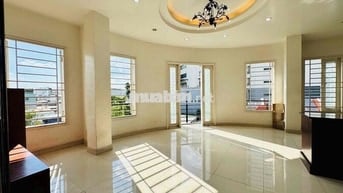 HIÊM CÓ CĂN HỘ BAN CÔNG 1PN 70m2 FULL TIỆN NGHI NGAY UNG VĂN KHIÊM 10T