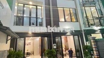 BÁN NHÀ MỚI HẺM XE HƠI ￼FULL NỘI THẤT THANG MÁY THIẾT KẾ XỊN 4PN, 3WC
