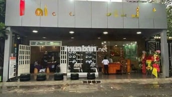 cần bán gấp căn nhà Mặt Tiền  đường Xuân Thới thượng hóc môn