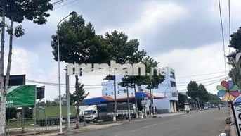 Ngay Vòng Xoay Hồ Thị Hương, sau lưng BV Ái Nghĩa. TT P.Long Khánh