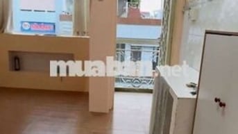 Phòng lầu 1 có gác cách phố ẩm thực Vĩnh Khánh 50m