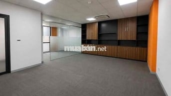 mặt sàn tầng 5, 150m2 làm văn phòng siêu đẹp