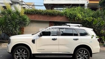 Ford Everest Titanium 4x2 2024 Trắng 15.900 km