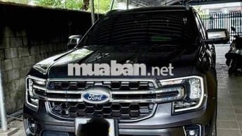 Ford Everest 2023 Đen 33.000 km