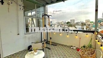 Phòng Penthouse ( ban công 30m2)