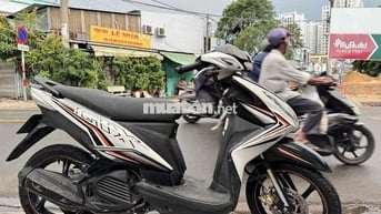 Yamaha Luvias FI Đen trắng