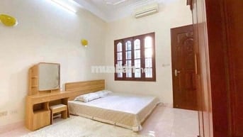 Cần cho thuê Phòng rộng tại phố khâm thiên