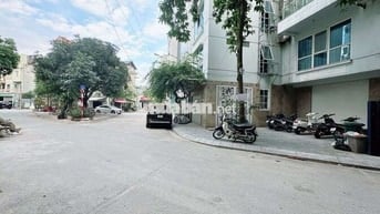 PHỐ LÂM HẠ 100m2  BỒ ĐỀ LONG BIÊN
7 TẦNG THANG MÁY – GARA 3-4 Ô TÔ
