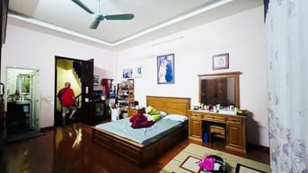 Võng Thị - Tây Hồ - 71 M2 – 5 Tầng – MT 4.5 M -Giá 15.8 Tỷ. 