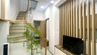 BÁN NHÀ NGANG 7 MÉT ĐƯỜNG HOÀ HƯNG QUẬN 10