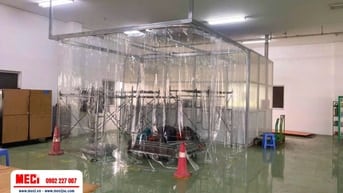 Rèm Nhựa PVC Khổ Lớn Kéo Dạt Giải Pháp Ngăn Lạnh, Bụi Cho Nhà Xưởng
