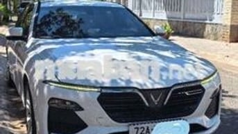 VinFast Lux A2.0 Base Trắng