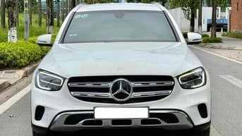 GLC 200 4Matic 2021 Trắng/ đen zin 5.5 vạn km đẹp.