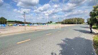  Chủ cần tiền xoay vốn, bán nhanh lô đất mặt tiền Cao Bá Quát. 