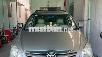 Toyota Innova 2011 Số sàn Vàng cát