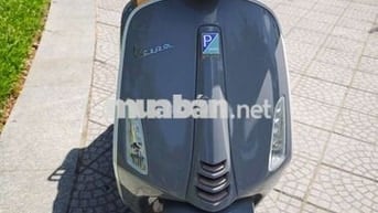 Xe Vespa Pinic Xám
