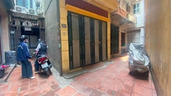 Chính chủ bán gấp nhà gần hồ Tây, Hà Nội, ô tô đỗ cổng