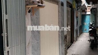 Nhà 2 lầu đúc hẻm nhỏ Lạc Long Quân TpHCM