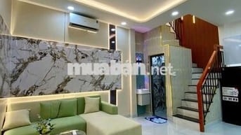 Sát MT Hưng Phú Quận 8 -Ngang 8m - 3PN (có PN trệt) - Full NT Cao Cấp