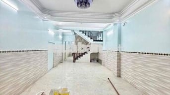 Cho Thuê Nhà Đẹp Sẵn Máy Lạnh 4,5x30 giáp Tên Lửa