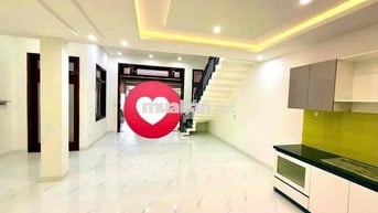 cho thuê nhà mới mặt tiền tôn đản