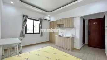 Studio Cửa sổ full nội thất, thang máy mặt tiền Trần Hưng Đạo q5