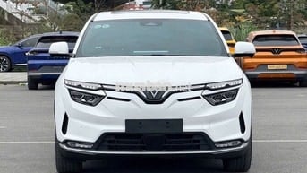 VinFast VF8 Lux Plus 2025 Trắng 16.000 km