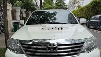 Toyota Fortuner 2016 Máy dầu Số sàn Trắng