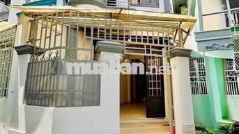 Cho thuê nhà nguyên căn hẻm xe hơi. 2pn2wc HOÀNG HOA THÁM P5, BT