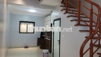 Cho thuê nhà 43m2, 3 ngủ, 2 phụ, điều hòa, nóng lạnh, bếp