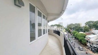 Bán căn hộ 150m2 chỉ 5x/m2 tại trung tâm Quận 5