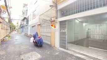 nhà gân mt hxh 4x15 Đào duy anh p9 Phú nhuận